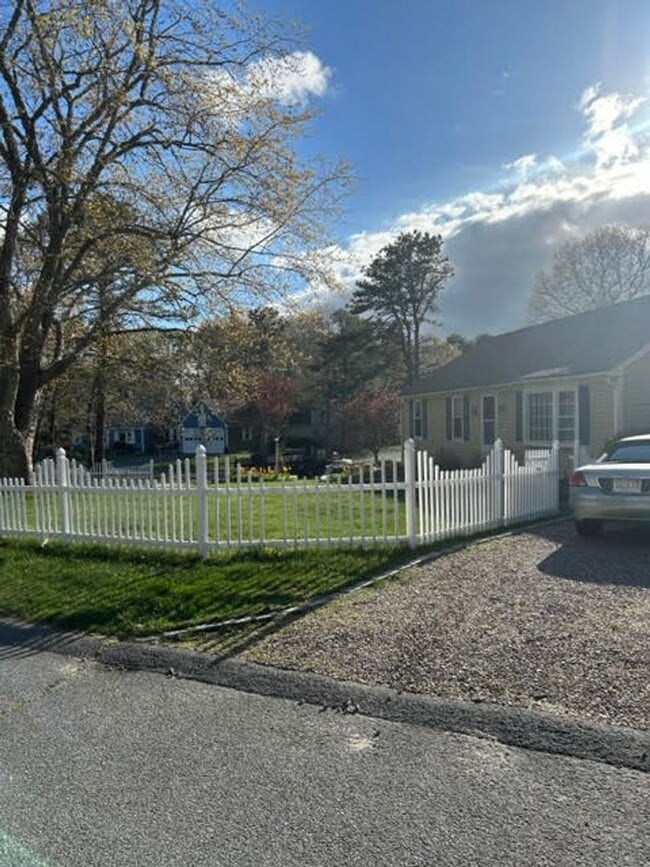 Building Photo - South Dennis Year Round 3 Bedroom House