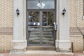 Building Photo - 6414 Park Ave