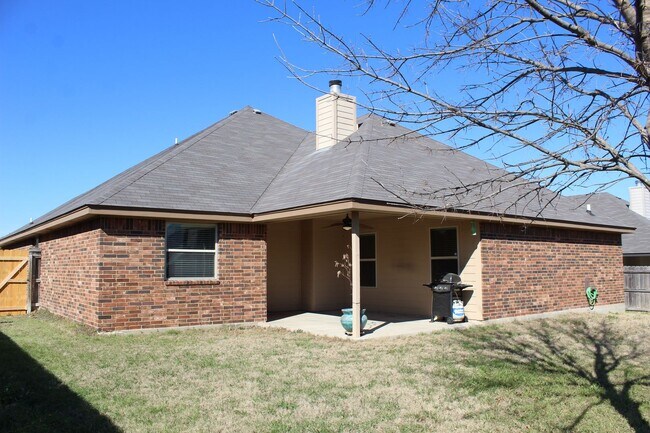 Building Photo - 5 BEDROOM, BELTON ISD