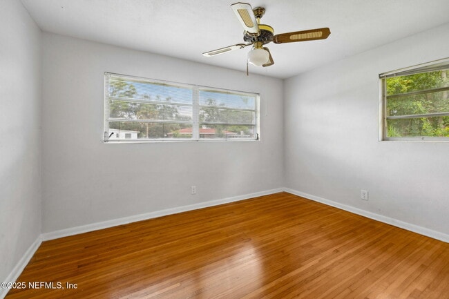 Building Photo - 3904 Via De La Reina