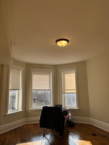 Bedroom - 6714 S Justine St