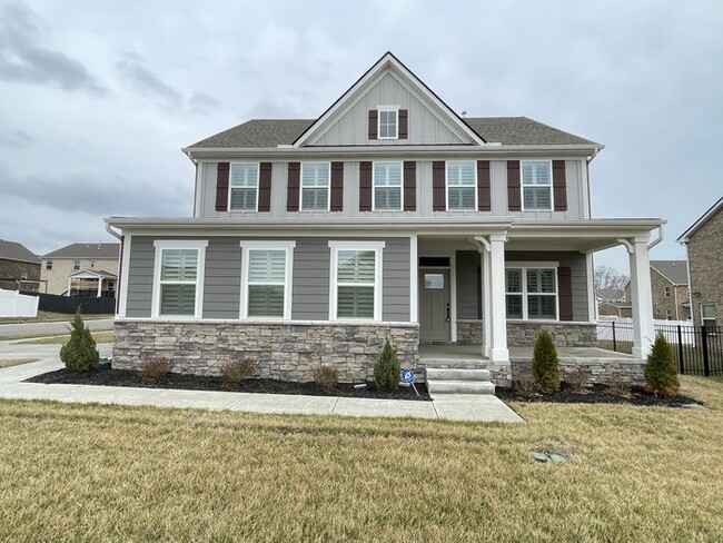 Primary Photo - Fairway Farms home with 2 car garage, cove...