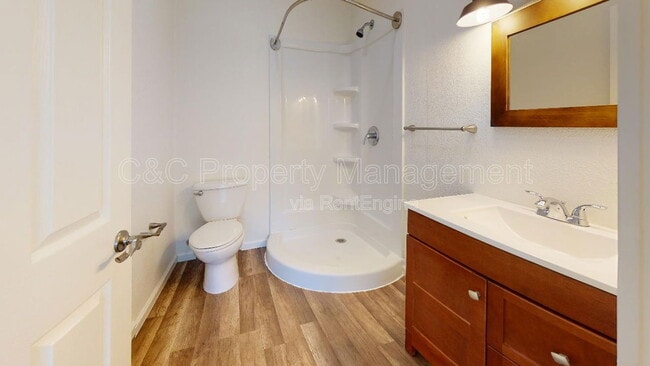 Building Photo - 419 Watson St