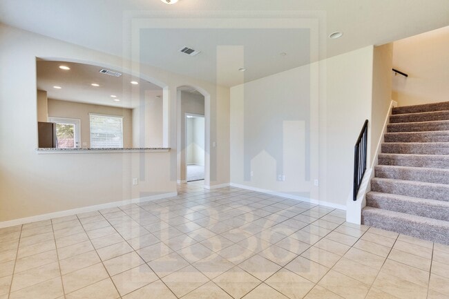 Building Photo - 2880 Donnell Dr