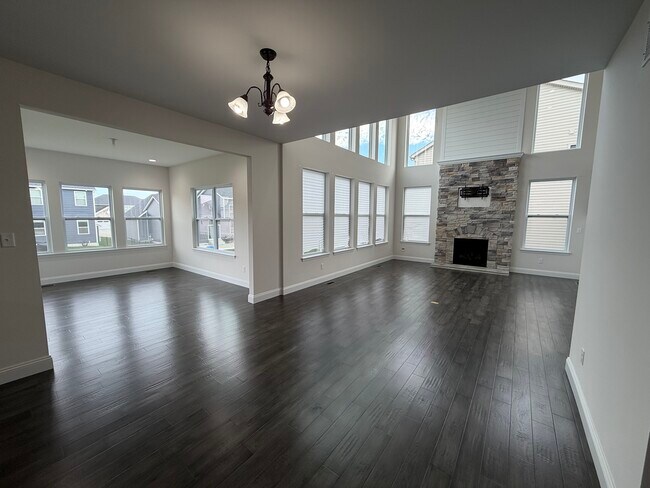 Building Photo - 156 Far Meadow Dr