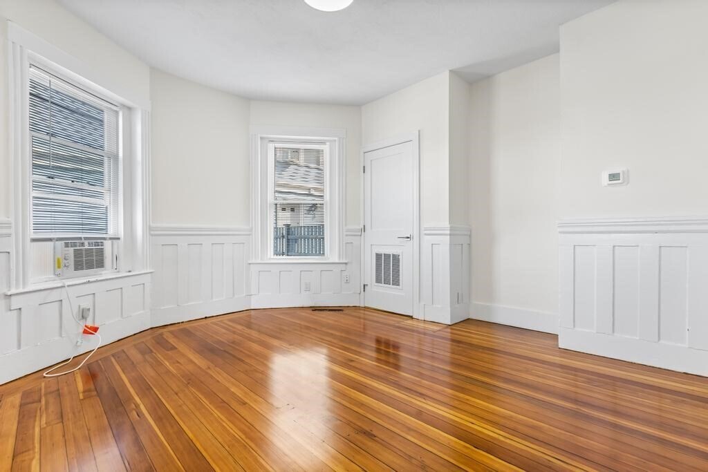 Building Photo - 301 Medford St