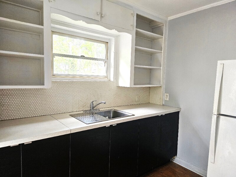 Building Photo - 1730 Ridgewood Ave