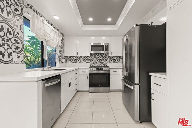 Building Photo - 6501 Bradley Pl