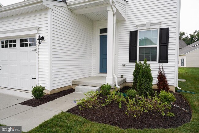 Building Photo - 9305 Mulligan Way