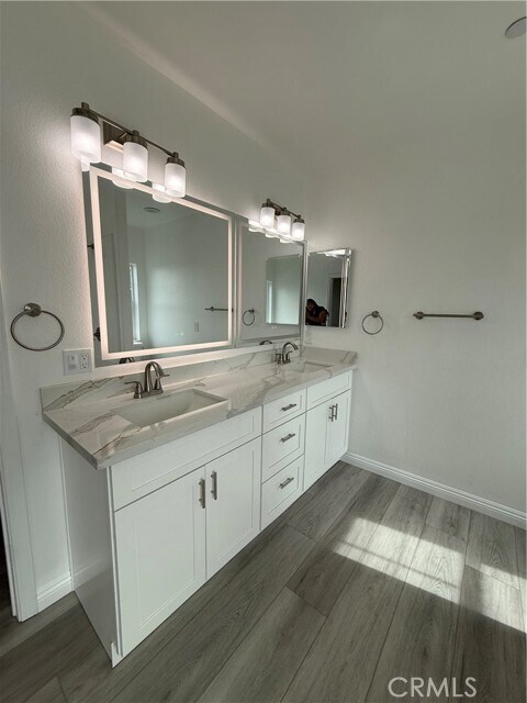 Building Photo - 7398 N Maple Ave