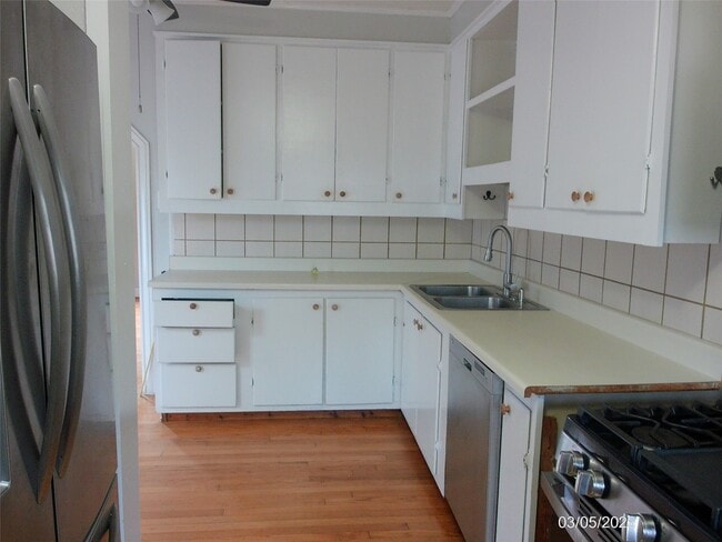 Building Photo - 4619 Ave S