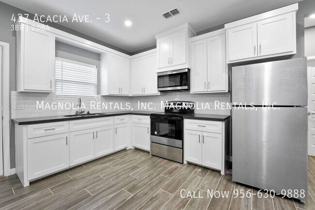 Building Photo - 437 E Acacia Ave