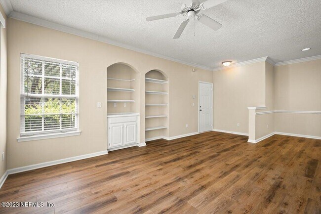 Building Photo - 3938 Hendricks Ave