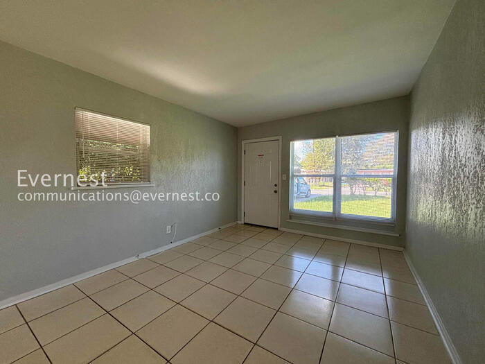 Building Photo - 116 Hope Cir