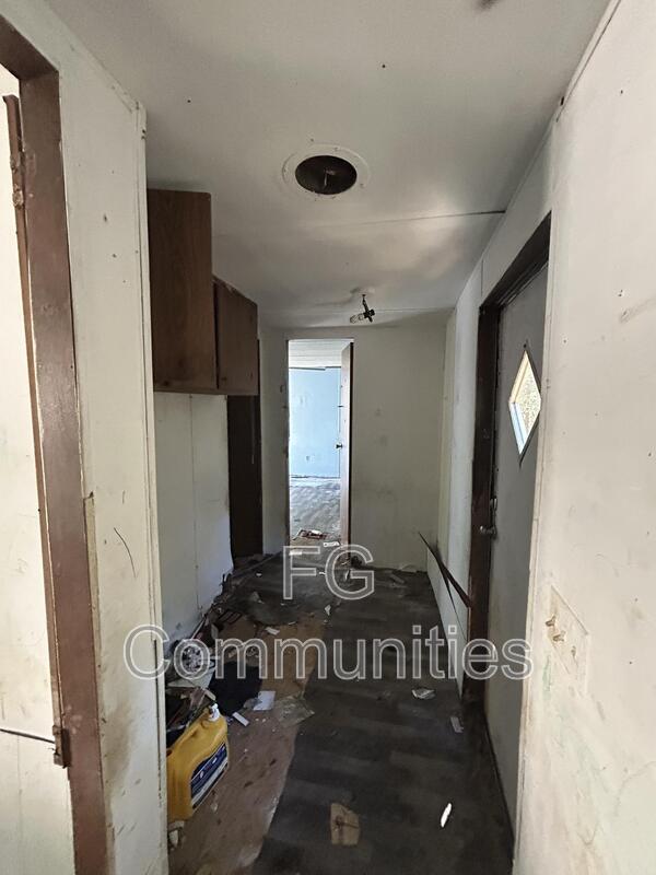 Building Photo - 320 Coleman Rd