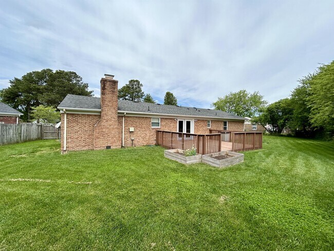 Building Photo - 1004 Hearth Ct