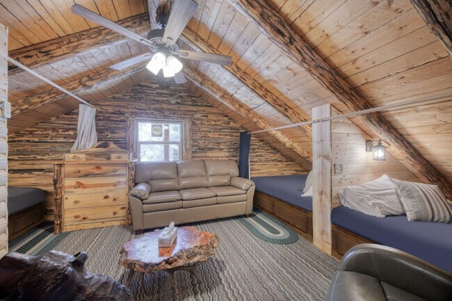 Primary Photo - 3980 Bootjack Dr