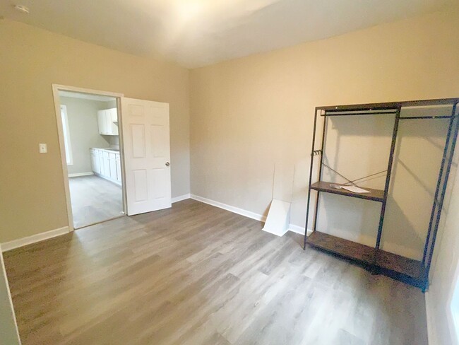Building Photo - 1004 Highland Ave