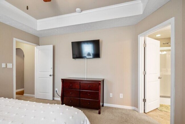 Building Photo - 3 Bedroom Ranch w/ Bonus