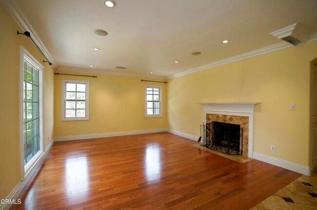 Living room - 2340 Brigden Rd