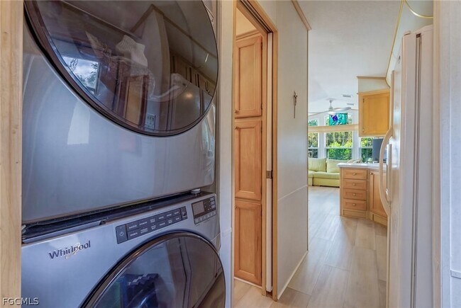 Building Photo - 7270 Pinehurst Rd