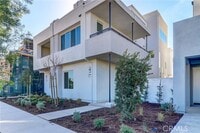 Building Photo - 130 Spectacle