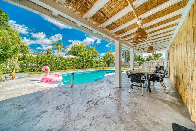 Building Photo - 1275 NE 204th Terrace