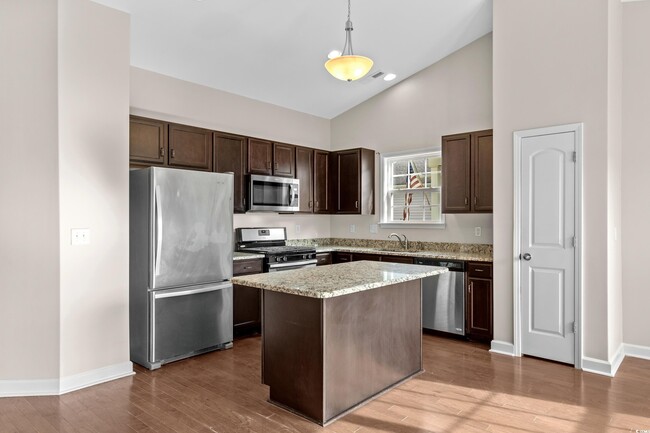 Building Photo - 1711 Sapphire Dr