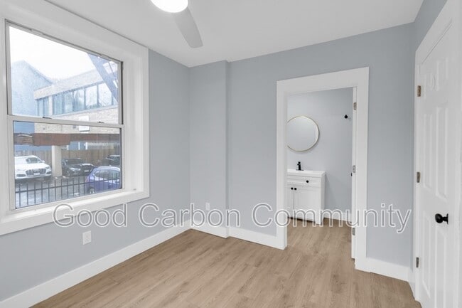 Building Photo - 131 Allen St