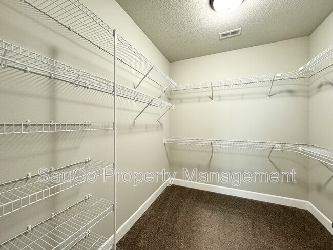 Building Photo - 13257 SW Maplecrest Ct