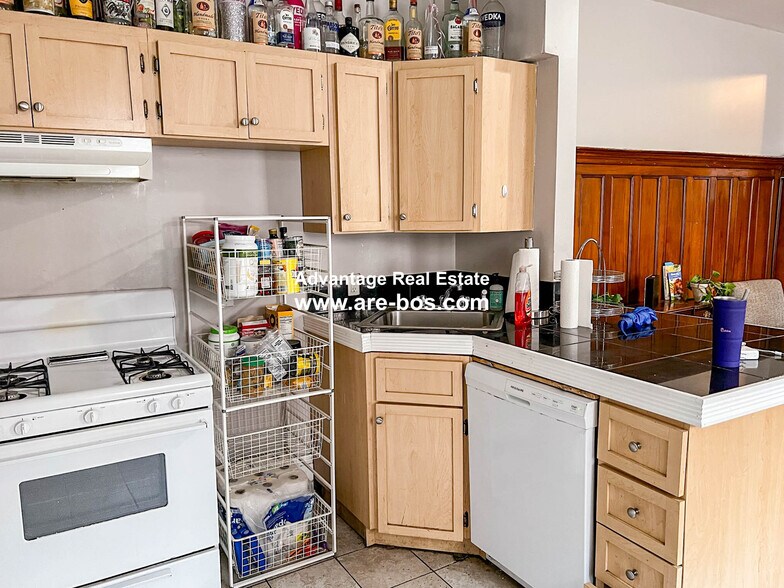 apt 24 - 1066 Commonwealth Ave