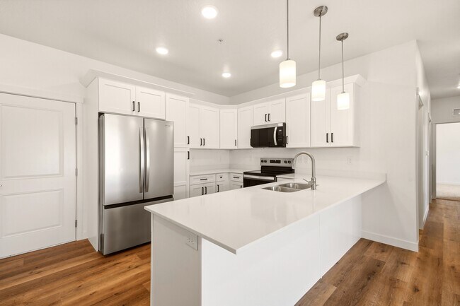 Building Photo - 2305 E 830 S