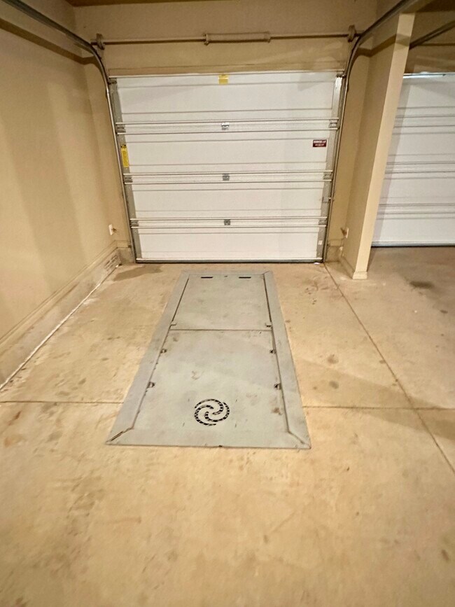 Building Photo - 709 Abilene Way