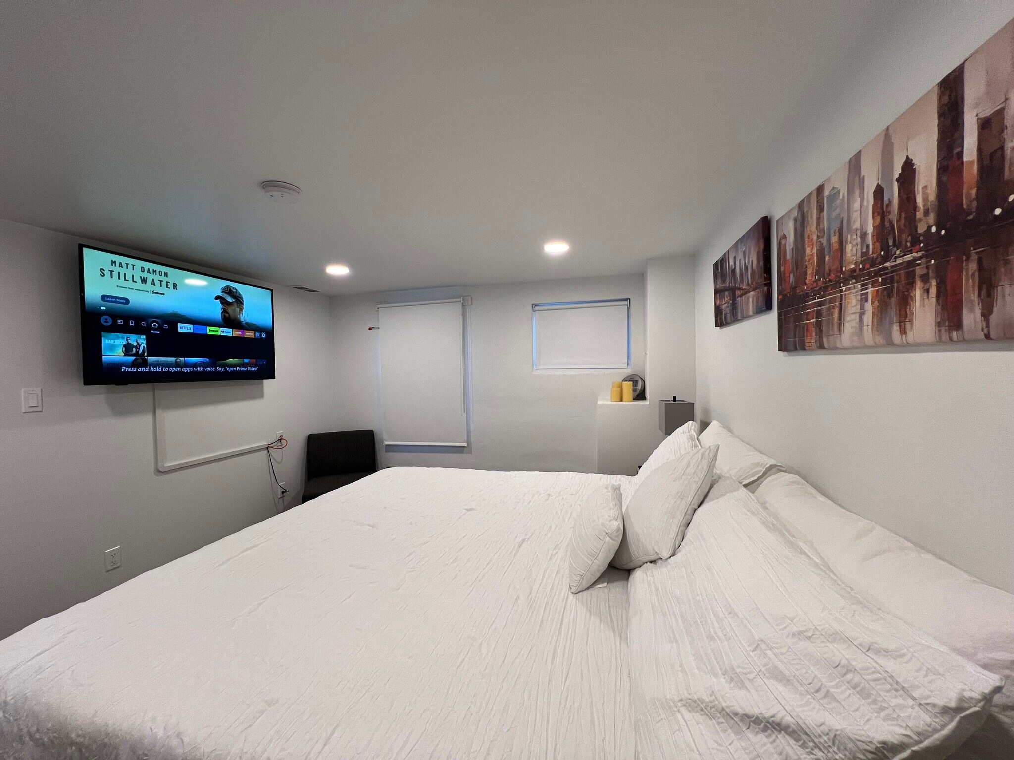 Building Photo - 2696 S Melbourne St