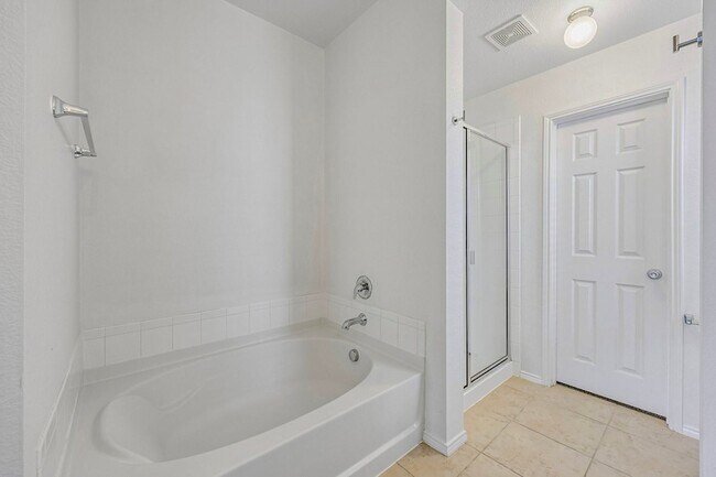 Building Photo - 512 Stableford St
