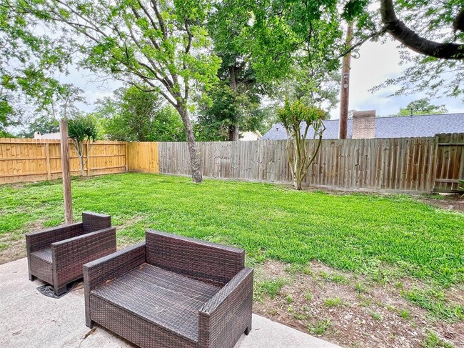 Building Photo - 3518 Almondwood Dr