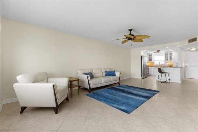 Building Photo - 4775 Cove Cir