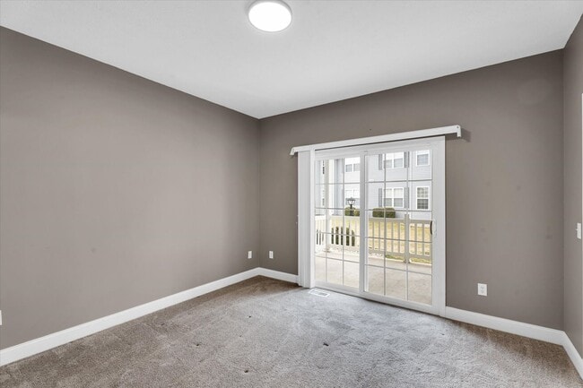 Building Photo - 2 bedroom, 2 bathroom condo!