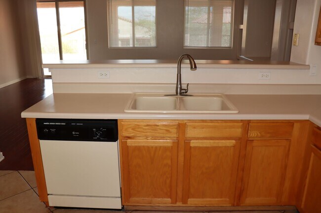 Building Photo - Beautiful West Side Home in Gated Community