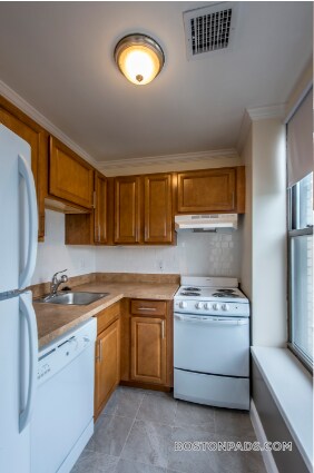 Primary Photo - 1088 Boylston St