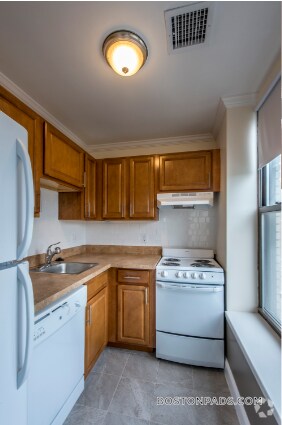 Building Photo - 1088 Boylston St