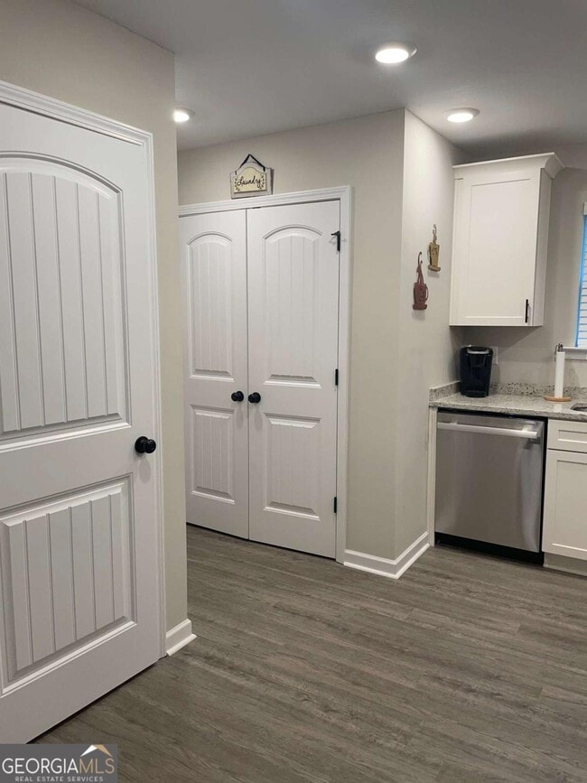 Building Photo - 114 Jaybee Dr