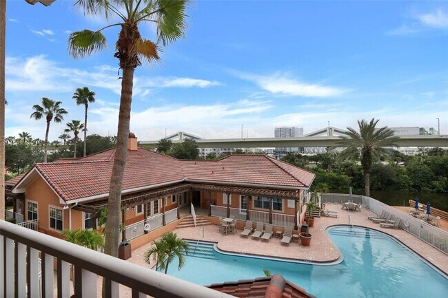 Building Photo - 5000 Culbreath Key Way