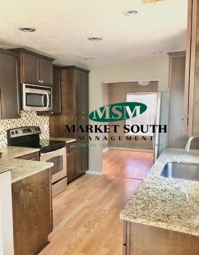Building Photo - **APPLICATION PENDING!!! GEORGETOWN - SUGA...