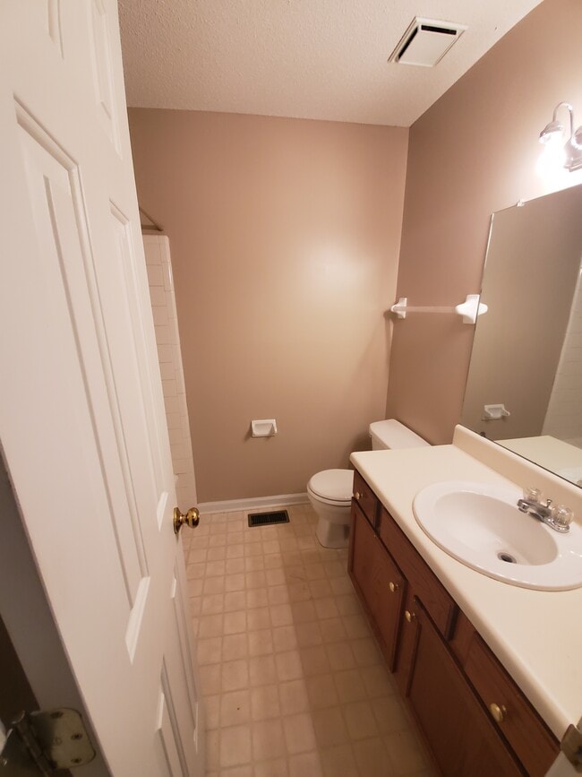 Building Photo - 4736 Cheshire Cir