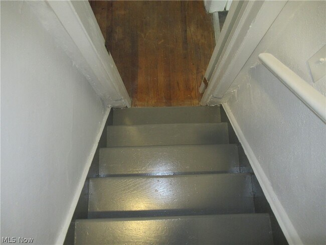 Building Photo - 1616 Douglas Rd