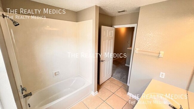 Building Photo - 1612 Malon Bay Dr