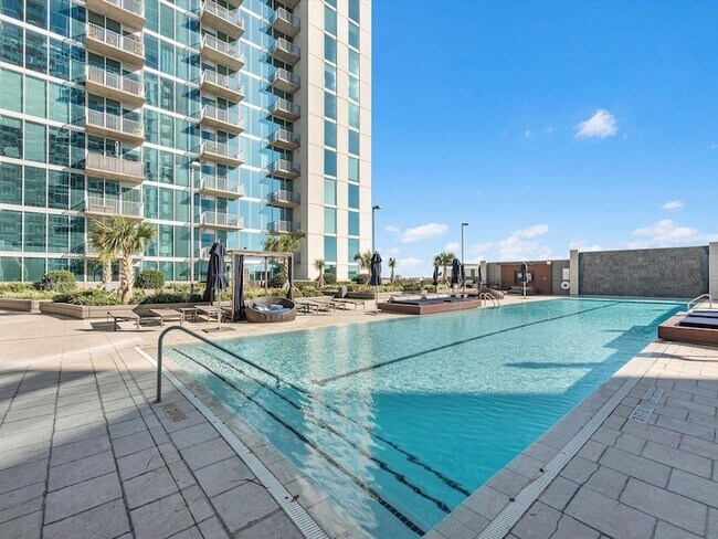 Building Photo - 5925 Almeda Rd