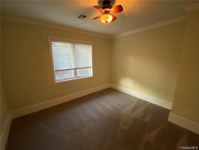 Building Photo - 90 Corbin Hill Rd