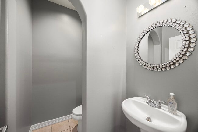 Building Photo - 7930 Stoneyway Dr